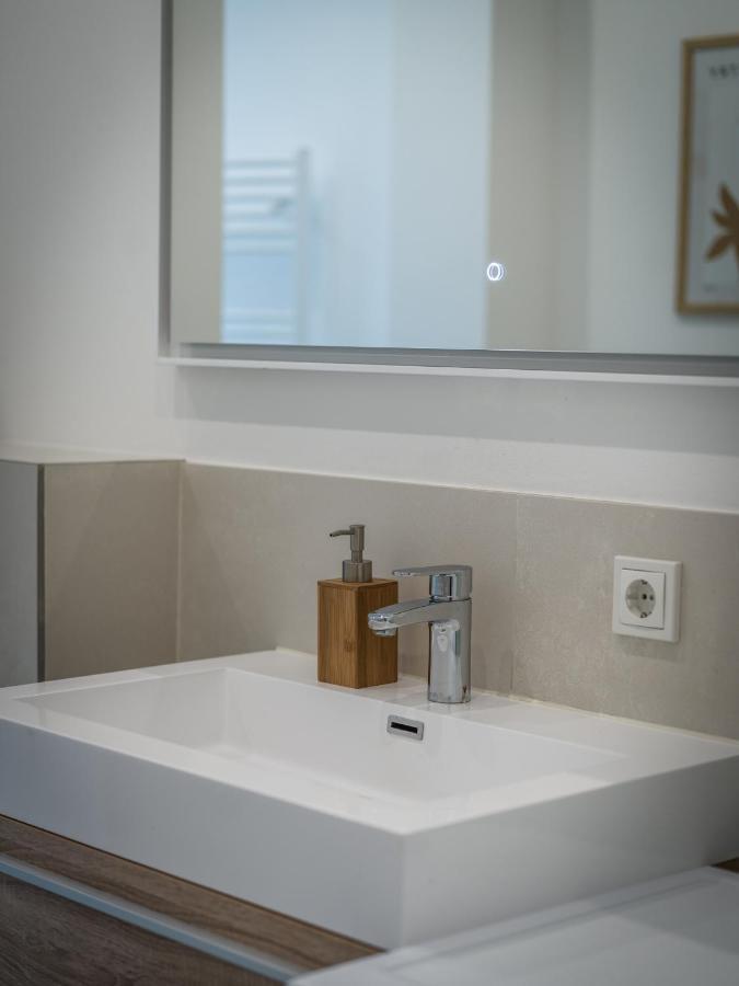 Hochwertige Altbauwohnung Im Modernen Stil In Wiesbaden - Kueche - Terrasse - Wlan - Zentral Экстерьер фото